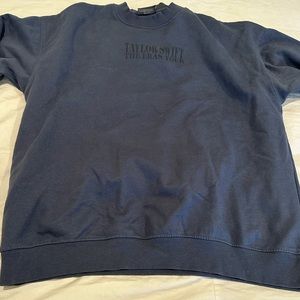 TAYLOR SWIFTS CREW NECK!